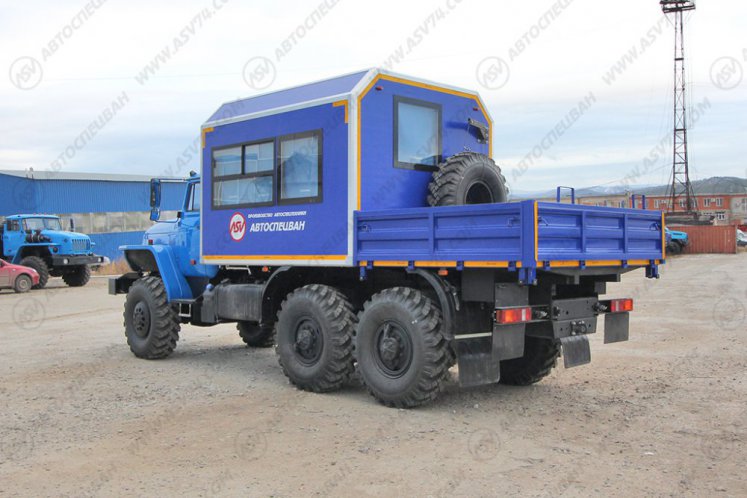 Вахтовый автобус с грузовой платформой Урал 4320-1112-61Е5, 8 мест 2