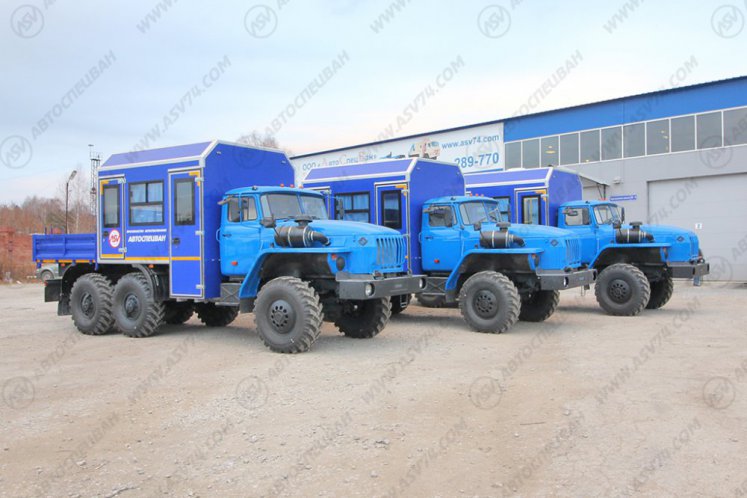 Вахтовый автобус с грузовой платформой Урал 4320-1112-61Е5, 8 мест 1