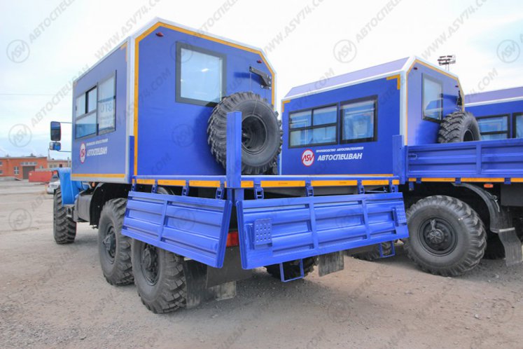 Вахтовый автобус с грузовой платформой Урал 4320-1112-61Е5, 8 мест 4