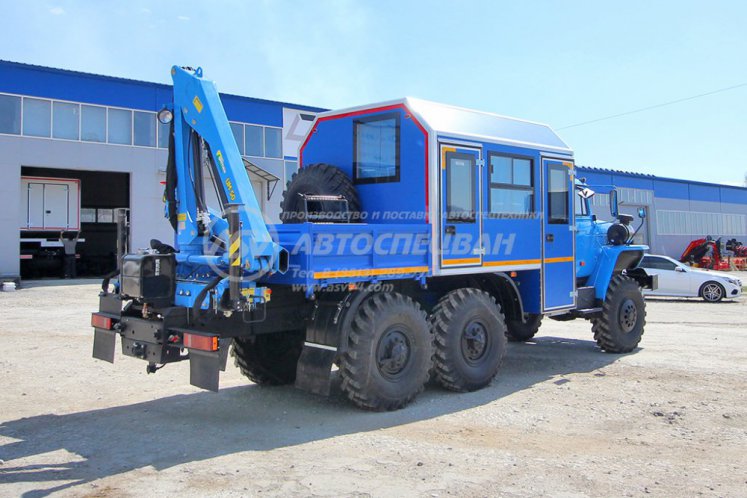 Вахтовый автобус с КМУ ИМ-50. Урал 4320-1112-61Е5, 8 мест 1