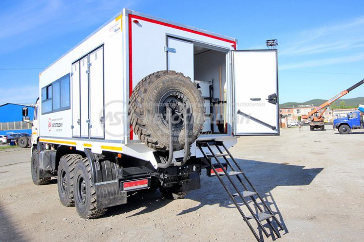 Вахтовый автобус КАМАЗ 43118-3027-50, 12 мест с генератором в грузовом отсеке 5