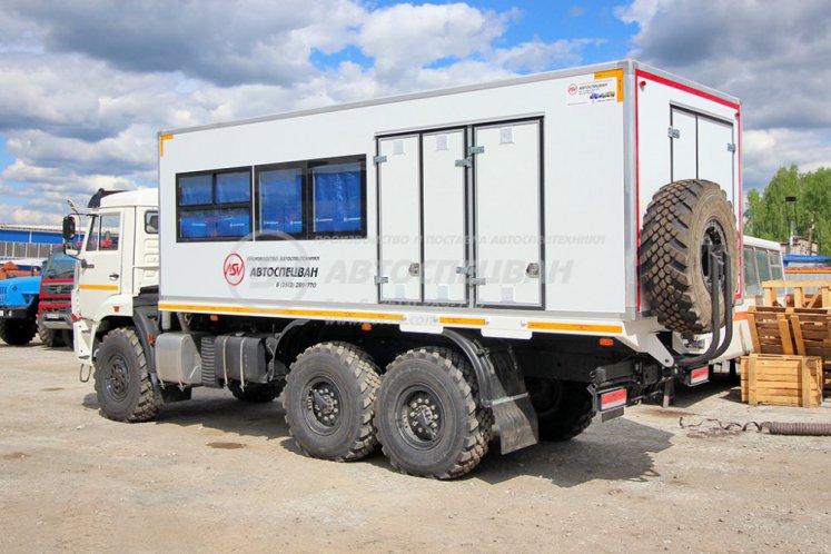 Вахтовый автобус КАМАЗ 43118-3027-50, 12 мест с генератором в грузовом отсеке 2
