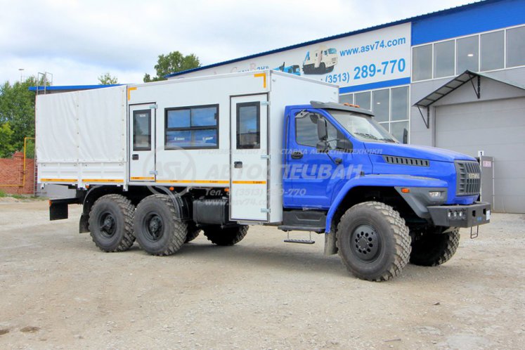 Вахтовый автобус с грузовой платформой Урал NEXT 4320-6952-72, 12 мест 0