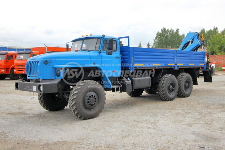 Бортовой автомобиль Урал 4320 (капотный) с КМУ ИМ-95 на заднем свесе рамы 2