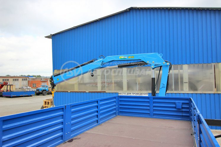 Бортовой автомобиль Урал 4320 (капотный) с КМУ ИМ-95 на заднем свесе рамы 7