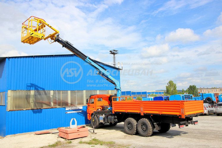Бортовой КАМАЗ 43118-3027-50 с КМУ ИМ-180 с люлькой для подъема людей 5