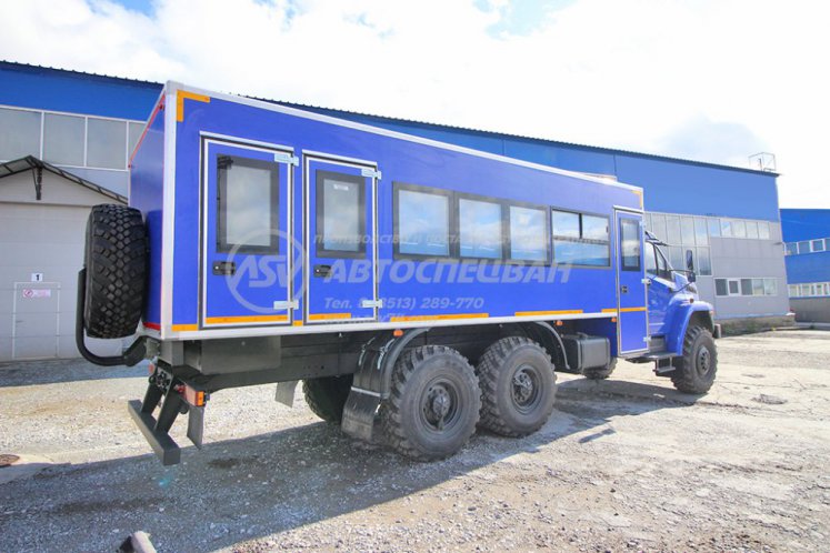 Вахтовый автобус с грузовым отсеком Урал NEXT4320-6952-72 (Е5) Г38, 24 места 2