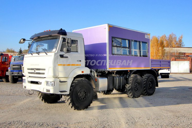 Вахтовый автобус с бортовой платформой КАМАЗ 43118-3027-50, 12 мест 16