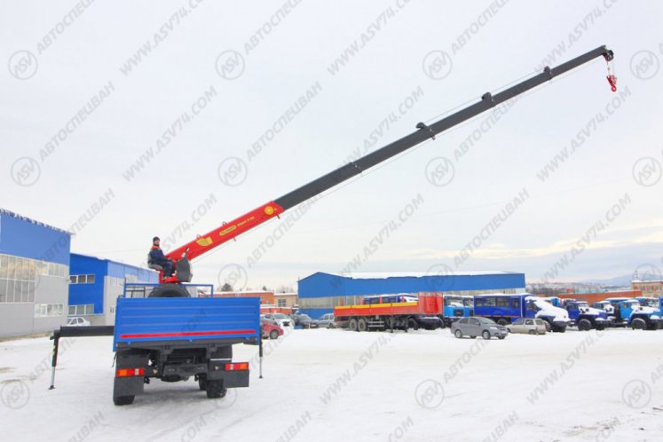 Бортовой автомобиль Урал 4320 NEXT (капотный) с КМУ IT-150 (тросовый) 1