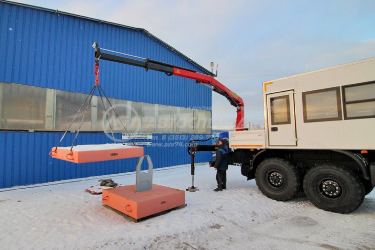 Вахтовый автобус с бортовой платформой и КМУ Palfinger 8500 КАМАЗ 43118-3027-50, 16 мест 4