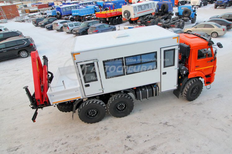Вахтовый автобус с бортовой платформой и КМУ Palfinger 8500 КАМАЗ 43118-3027-50, 16 мест 2