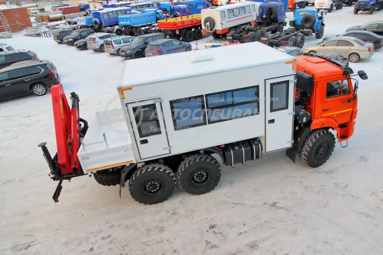 Вахтовый автобус с бортовой платформой и КМУ Palfinger 8500 КАМАЗ 43118-3027-50, 16 мест 2