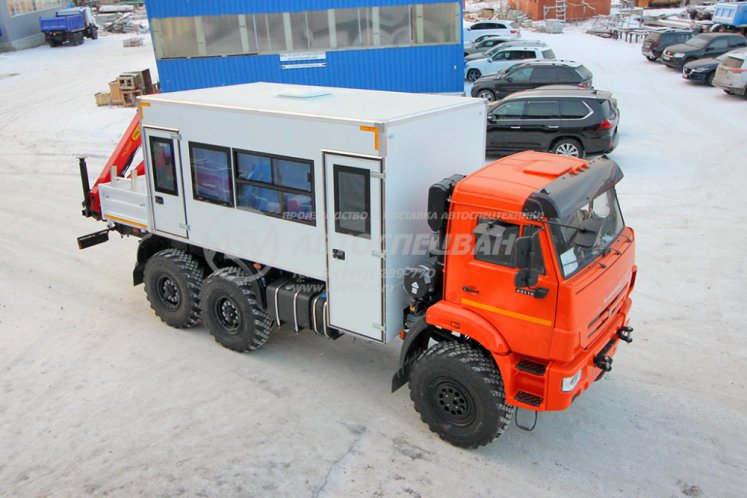 Вахтовый автобус с бортовой платформой и КМУ Palfinger 8500 КАМАЗ 43118-3027-50, 16 мест 1