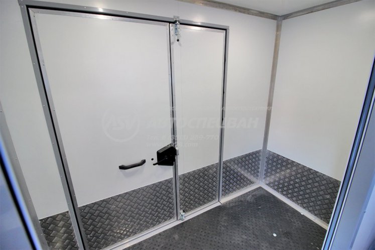 Вахтовый автобус LUXE с грузовым отсеком Урал NEXT 4320-6952-74 (Е5) Г38, 16 мест 7