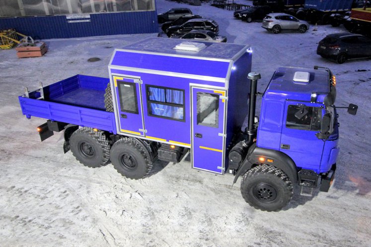 Вахтовый автобус Урал 4320-4152-81Е5, 8 мест с бортовой платформой 6