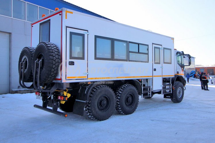 Вахтовый автобус Iveco EuroCargo MLC210E28W, 26 мест 2