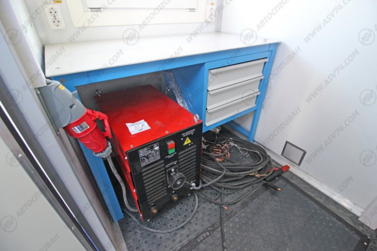 Агрегат для ремонта и обслуживания качалок АРОК Урал 4320-1912-60Е5 с КМУ ИМ-50 с люлькой 7