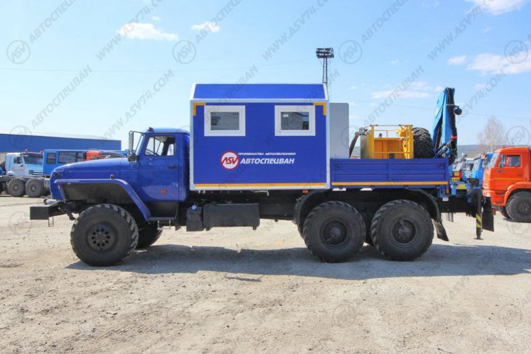 Агрегат для ремонта и обслуживания качалок АРОК Урал 4320-1912-60Е5 с КМУ ИМ-50 с люлькой 4