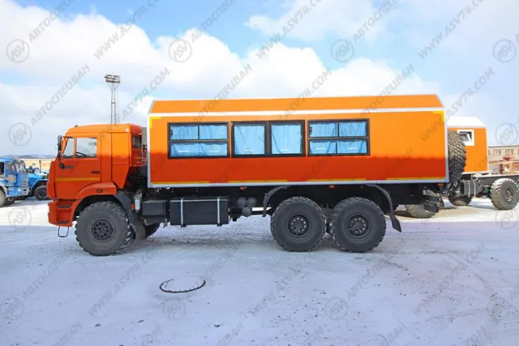 Вахтовый автобус с грузовым отсеком КАМАЗ 43118-3027-50, 20 мест (ЖД габарит) 2