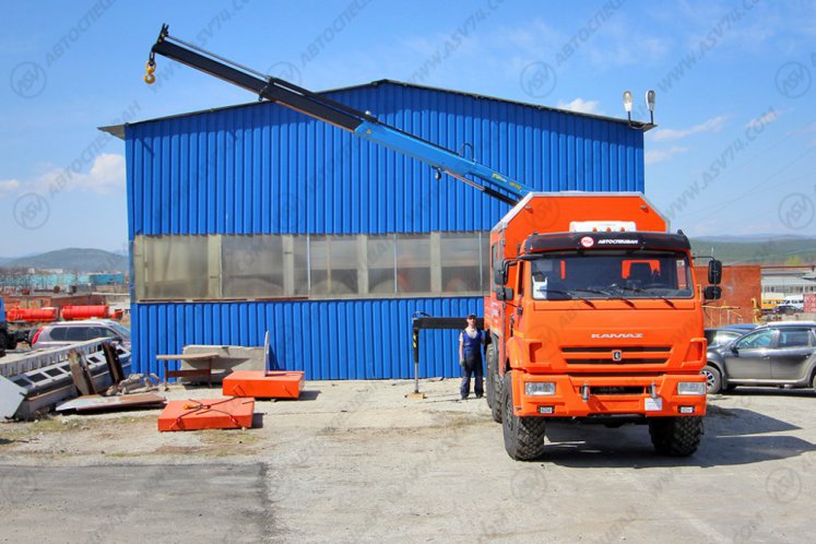 Вахтовый автобус с бортовой платформой и КМУ ИМ-150 КАМАЗ 43118-3027-50, 10 мест 2