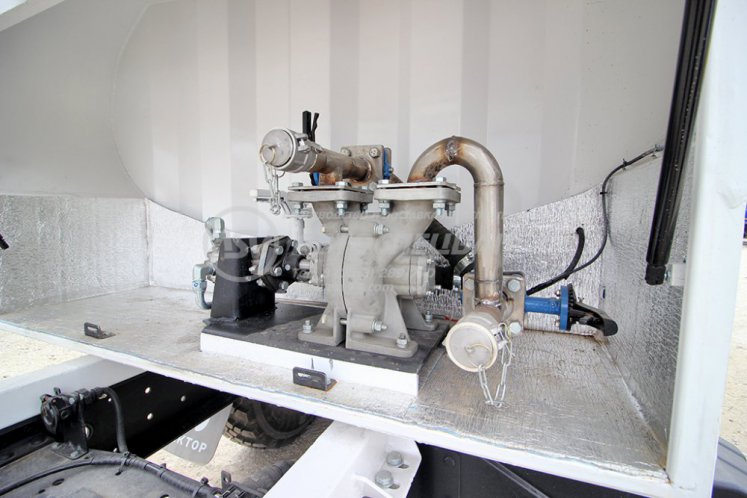 Автоцистерна АЦПТ-10 на шасси КАМАЗ 43118 1