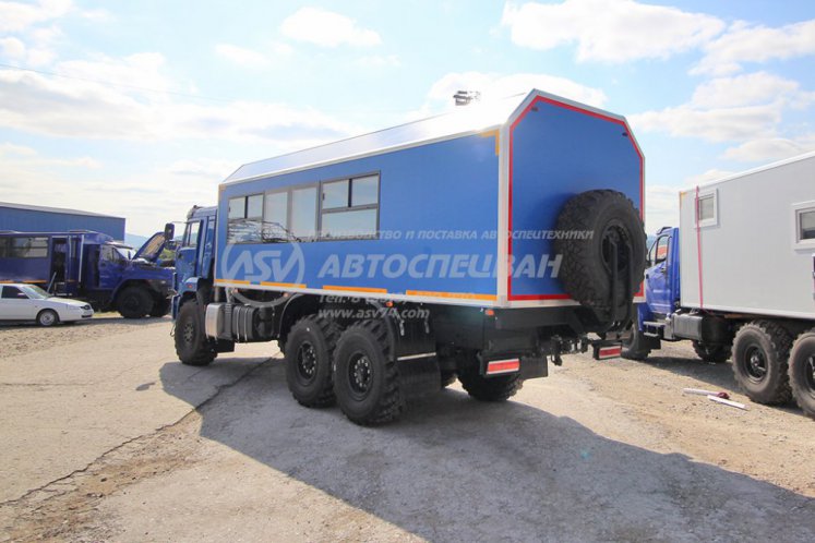 Вахтовый автобус КАМАЗ 43118-3027-50, 20 мест с грузовым отсеком (LUXE) 3