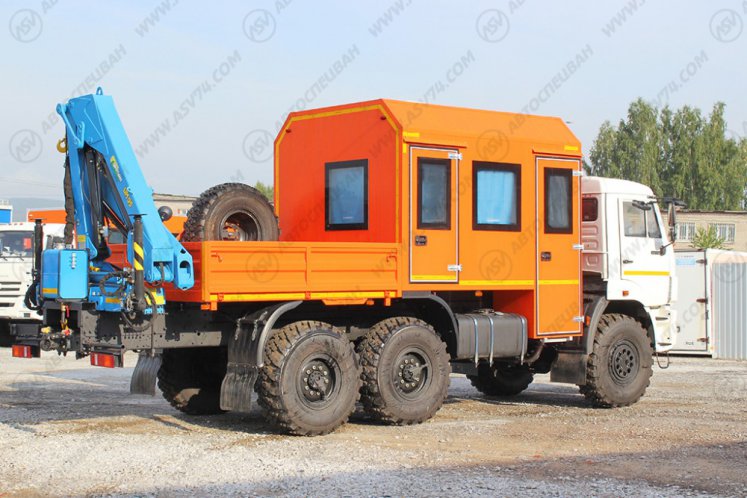 Вахтовый автобус с бортовой платформой и КМУ ИМ-95 КАМАЗ 43118-3027-50, 8 мест 2