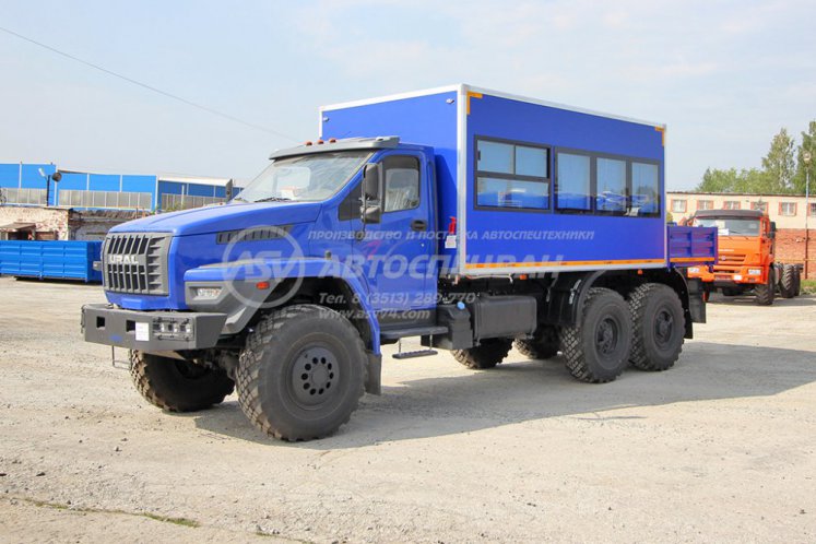 Вахтовый автобус с грузовой платформой Урал 4320-6952-72 NEXT, 16 мест 1