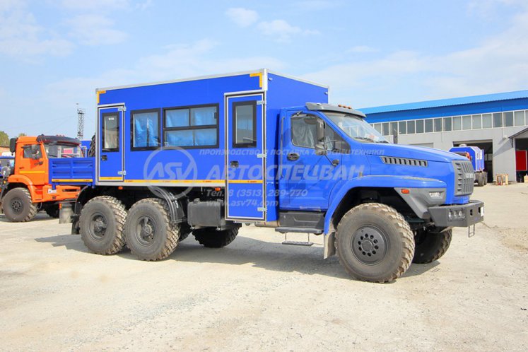 Вахтовый автобус с грузовой платформой Урал 4320-6952-72 NEXT, 16 мест 0