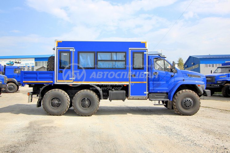 Вахтовый автобус с грузовой платформой Урал 4320-6952-72 NEXT, 16 мест 2