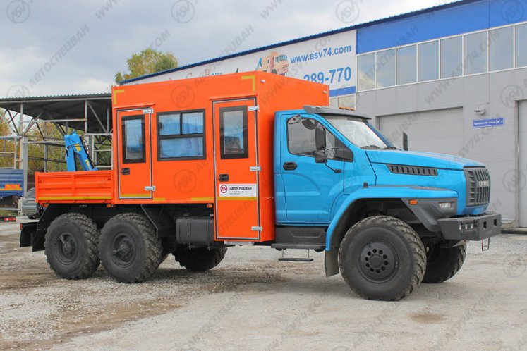 Вахтовый автобус с КМУ Урал 4320-6952-72 NEXT, 12 мест 0