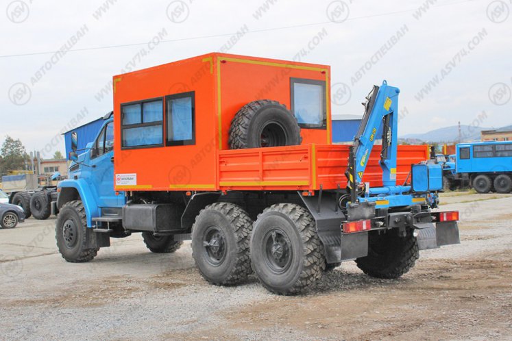 Вахтовый автобус с КМУ Урал 4320-6952-72 NEXT, 12 мест 1