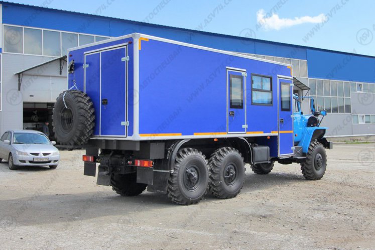 Вахтовый автобус с грузовым отсеком, Урал 4320-1912-60Е5, 8 мест 2