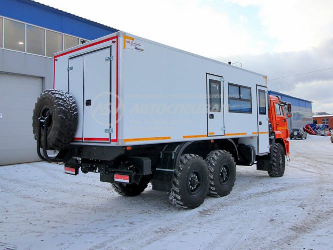Вахтовый автобус КамАЗ 43118-3027-50, 12 мест с грузовым отсеком 1