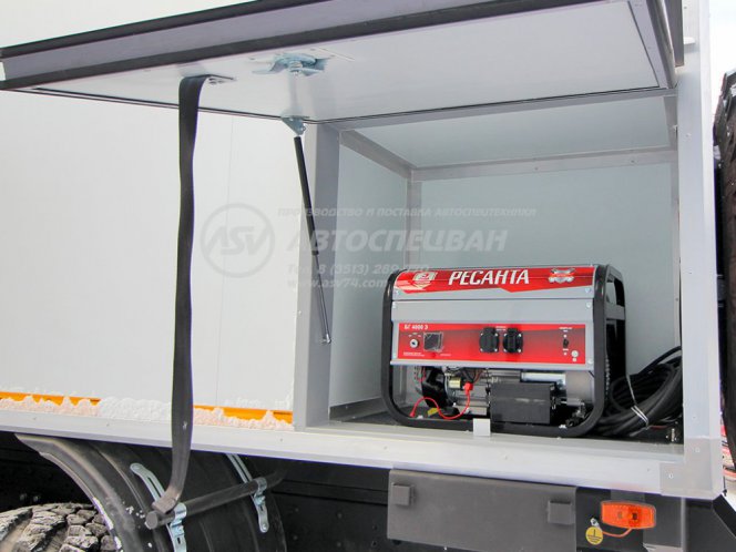 Вахтовый автобус КамАЗ 43118-3027-50, 12 мест с грузовым отсеком 4