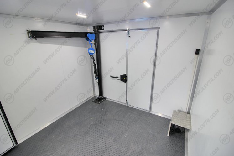 Вахтовый автобус с грузовым отсеком, Урал 4320-1912-60Е5, 8 мест 5