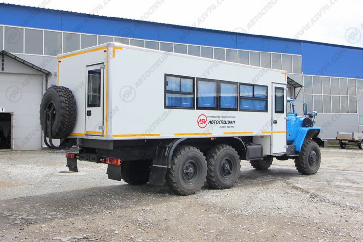 Вахтовый автобус Урал 4320-1912-60, 20 мест с грузовым отсеком 1