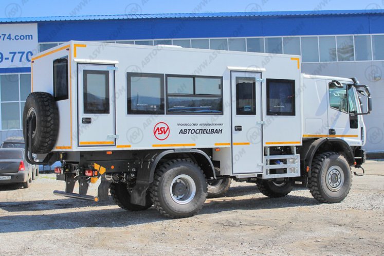 Вахтовый автобус Iveco Cargo MLL150E28WS со спальником, 22 места 3