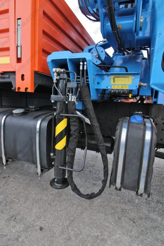 Бортовой КАМАЗ 43118-3027-50 с КМУ ИМ-240 с люлькой для подъема людей 5