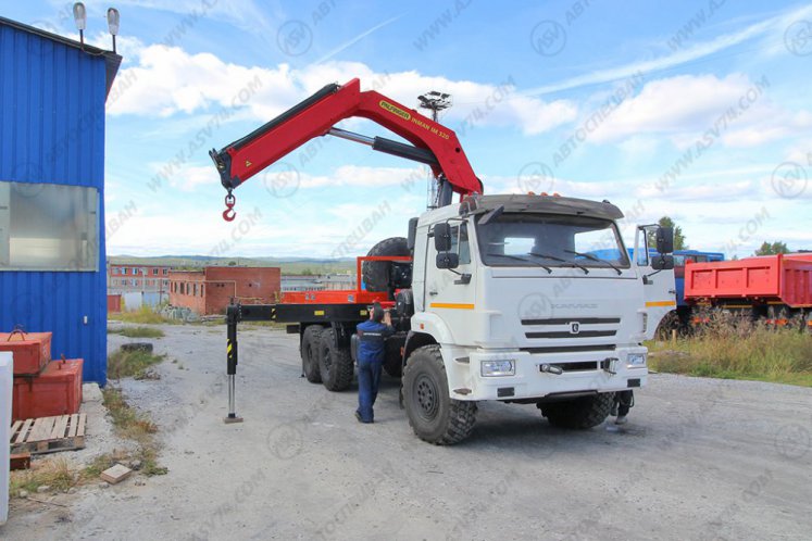 Бортовой автомобиль КАМАЗ 43118-3027-50 с КМУ ИМ-320 1