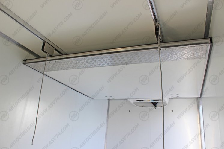 Изотермический фургон Iveco Cargo MLL150E28WS с мультитемпературной перегородкой, ХОУ, гидробортом 5