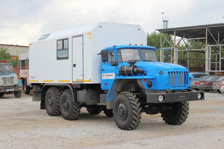 Транспортно-бытовой автомобиль ТБМ Урал 4320-1112-61Е5 с отсеком для перевозки людей 0