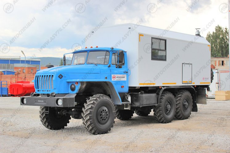 Транспортно-бытовой автомобиль ТБМ Урал 4320-1112-61Е5 с отсеком для перевозки людей 3