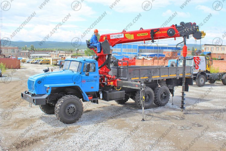 Бортовой автомобиль Урал 4320 (капотный) с КМУ IT-200 (тросовый) 2