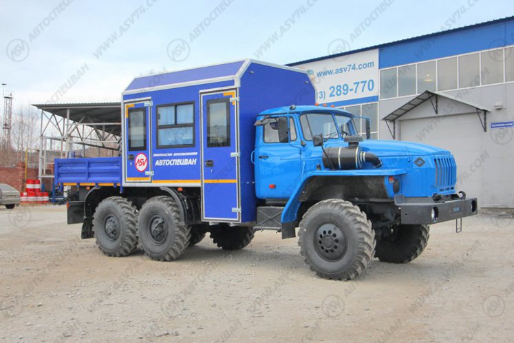 Вахтовый автобус с грузовой платформой Урал 4320-1112-61Е5, 8 мест 0