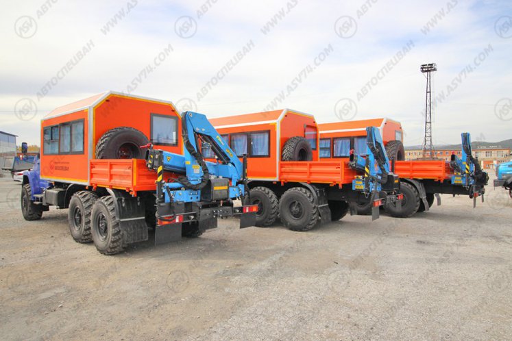 Вахтовый автобус с грузовой платформой и КМУ, Урал 4320-6952-72 NEXT, 12 мест 5