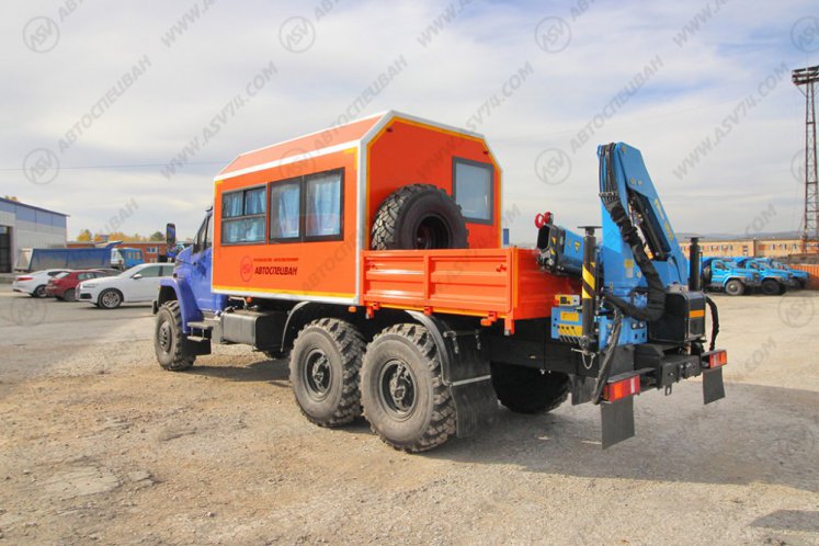 Вахтовый автобус с грузовой платформой и КМУ, Урал 4320-6952-72 NEXT, 12 мест 3