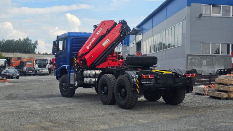 Седельный тягач Shacman X3000 с КМУ Sunhunk 328-6 3