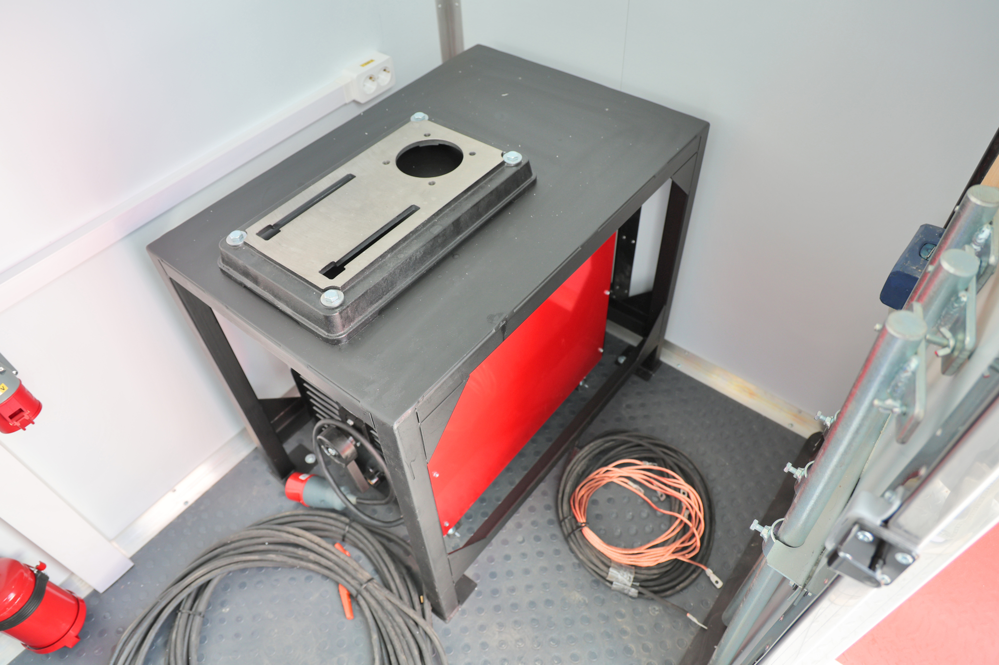 АРОК SHACMAN SX32586V385 с КМУ Sunhunk K168 5