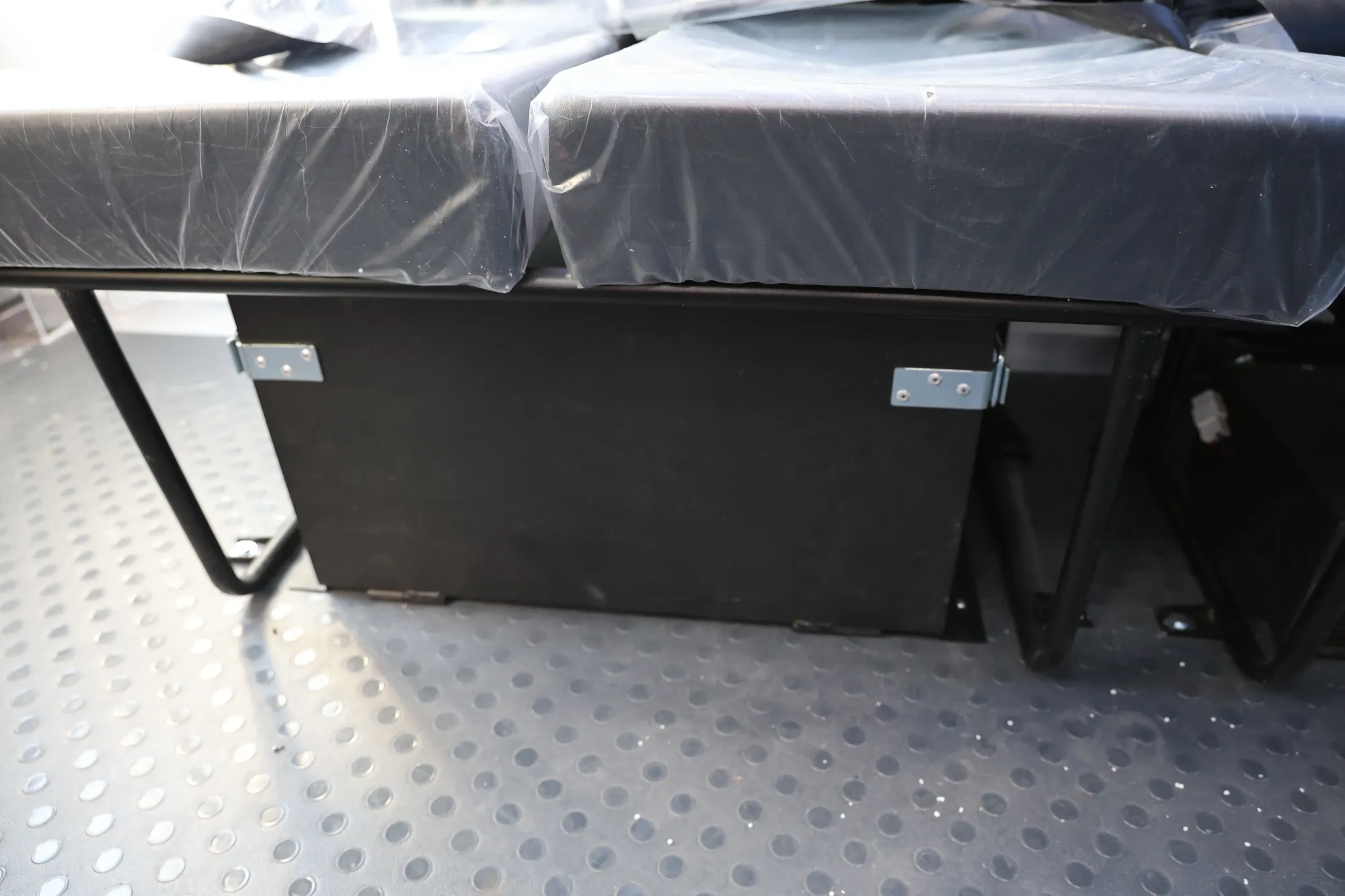 Вахтовый автобус на газовом шасси Урал 4320-18, 26 мест 4